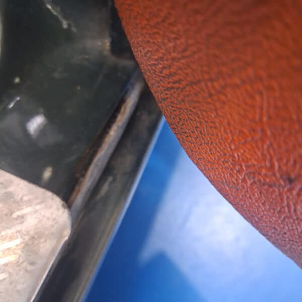 12.08.2025 1966 Jaguar S Type Green rear window seal 4
