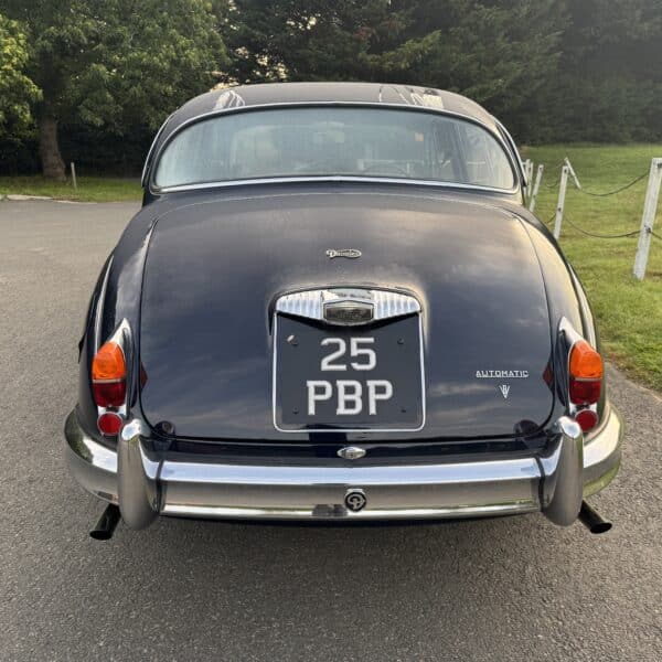 130825 1964 Daimler 250 V8 4