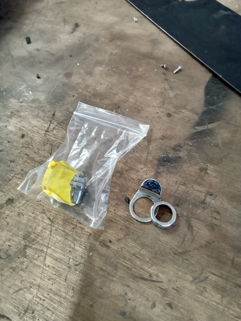 14.08.2025 1970 Aston Martin DBS 6 Vantage White chrome parts 12