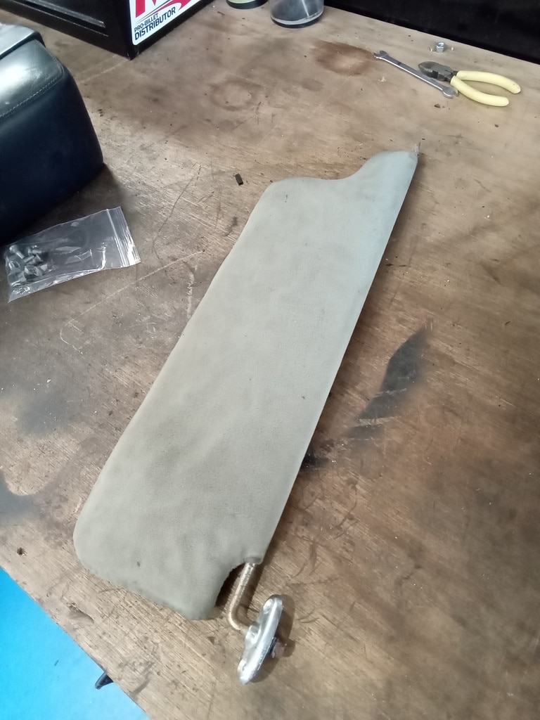 14.08.2025 1970 Aston Martin DBS 6 Vantage White chrome parts 17
