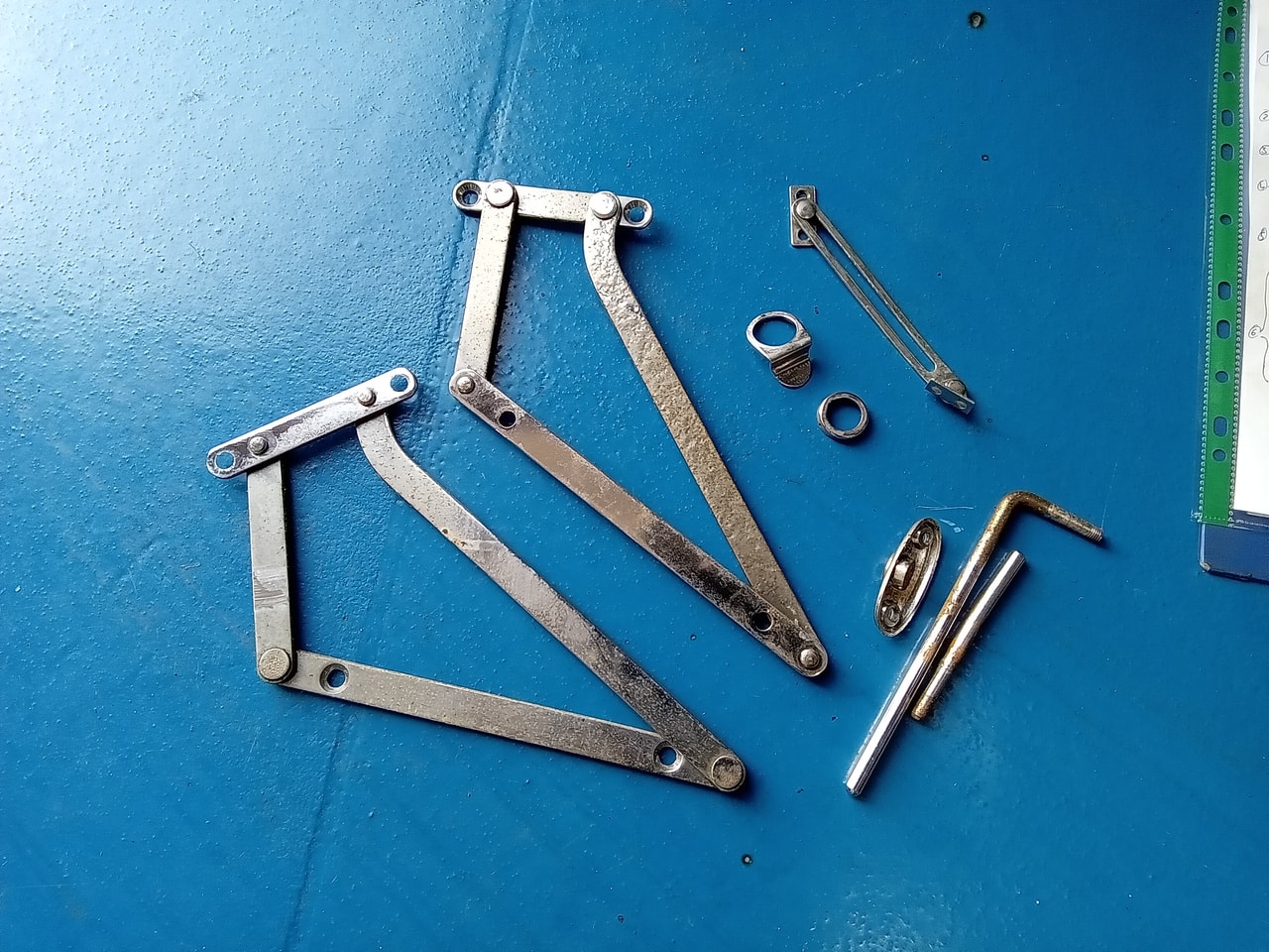 14.08.2025 1970 Aston Martin DBS 6 Vantage White chrome parts 19