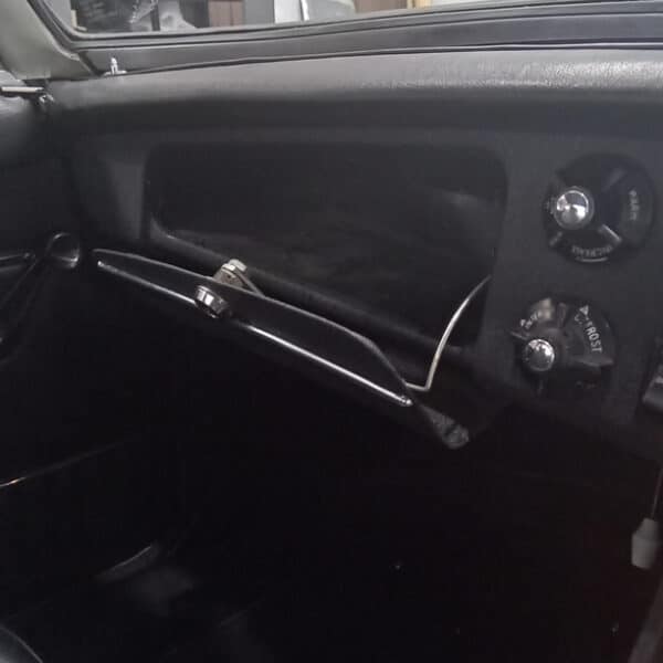 14.08.2025 1973 MG B Roadster Blue minor repairs 13