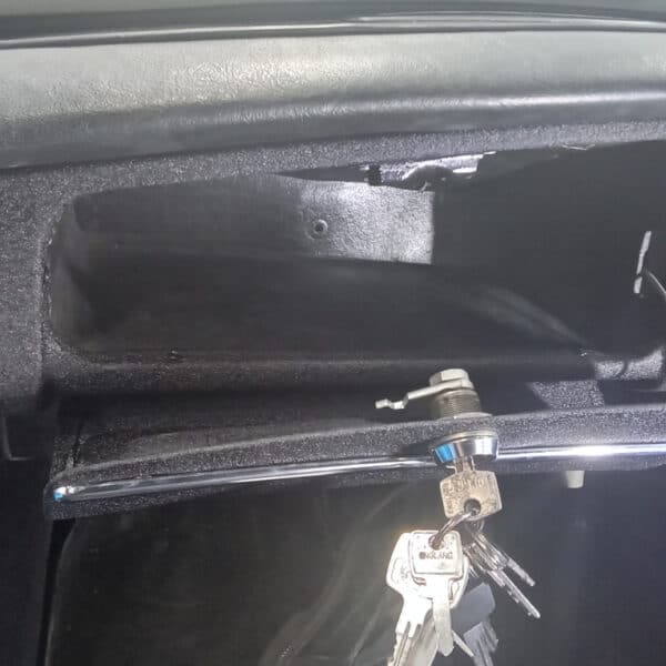14.08.2025 1973 MG B Roadster Blue minor repairs 15