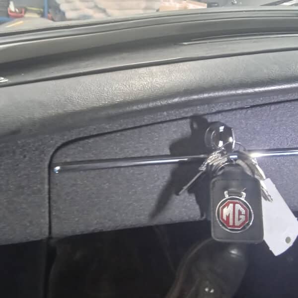 14.08.2025 1973 MG B Roadster Blue minor repairs 16