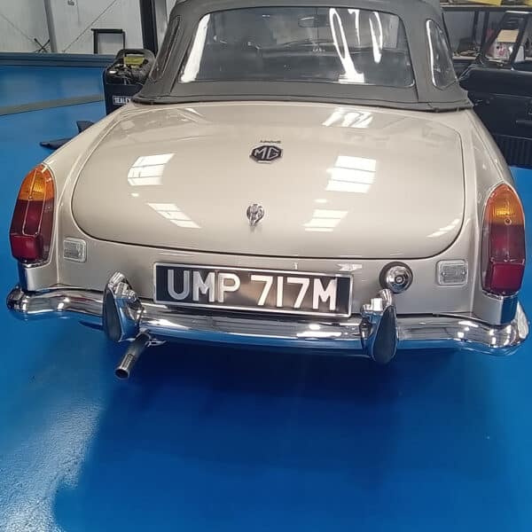 14.08.2025 1973 MG B Roadster Blue minor repairs 18