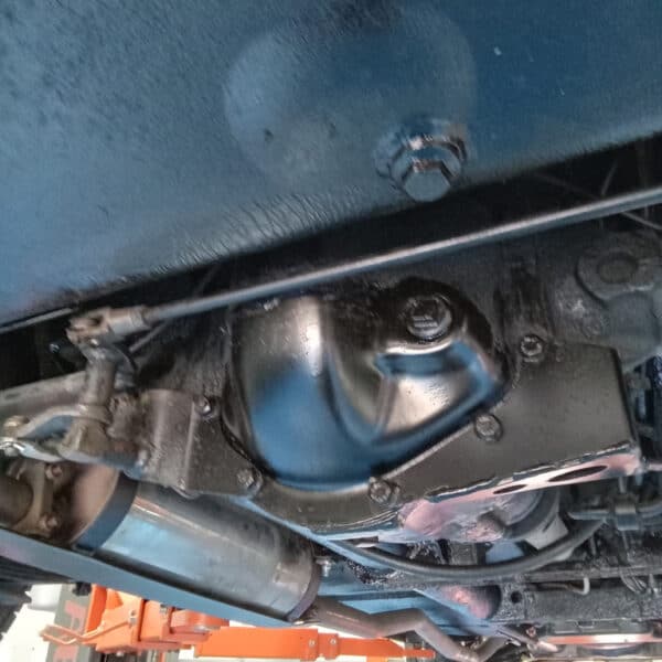 14.08.20251976 Jensen Interceptor Blue Welding crack 12