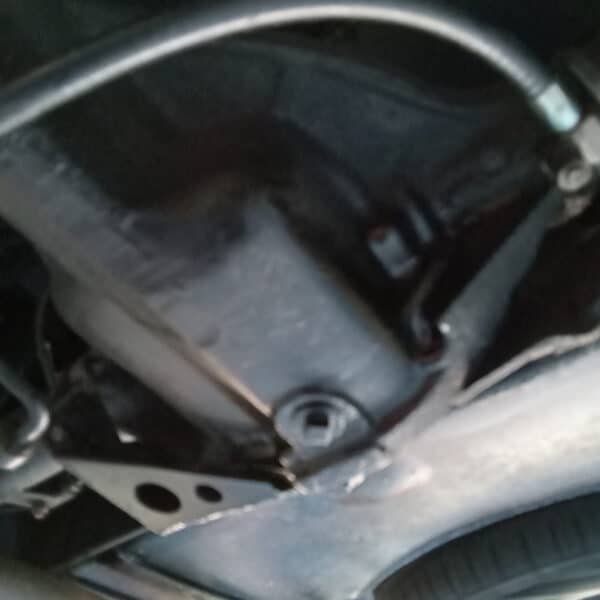 14.08.20251976 Jensen Interceptor Blue Welding crack 13