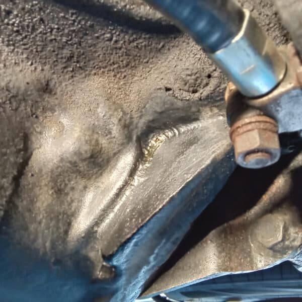 14.08.20251976 Jensen Interceptor Blue Welding crack 8