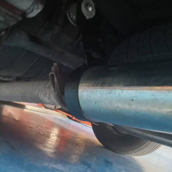 140825 1973 Jensen Interceptor Broken Exhaust Mount 12