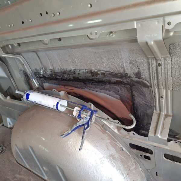 140825 Mercedes Vito bodywork corrections 4