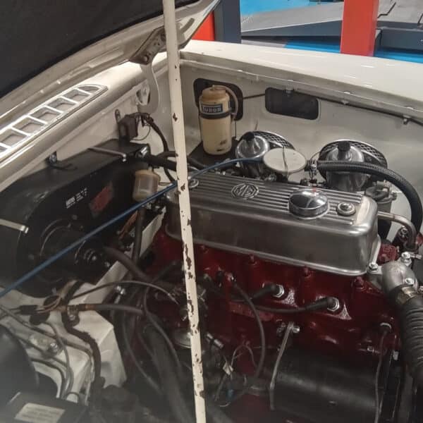19.08.2025 1967 MG B Roadster White Check Over 1
