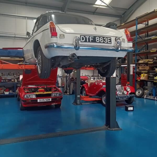 19.08.2025 1967 MG B Roadster White Check Over 5