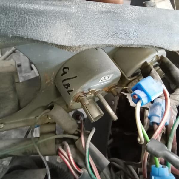 19.08.2025 1970 Aston Martin DBS 6 Vantage White Dash Removal 15
