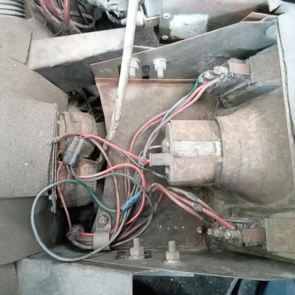 19.08.2025 1970 Aston Martin DBS 6 Vantage White Dash Removal 2