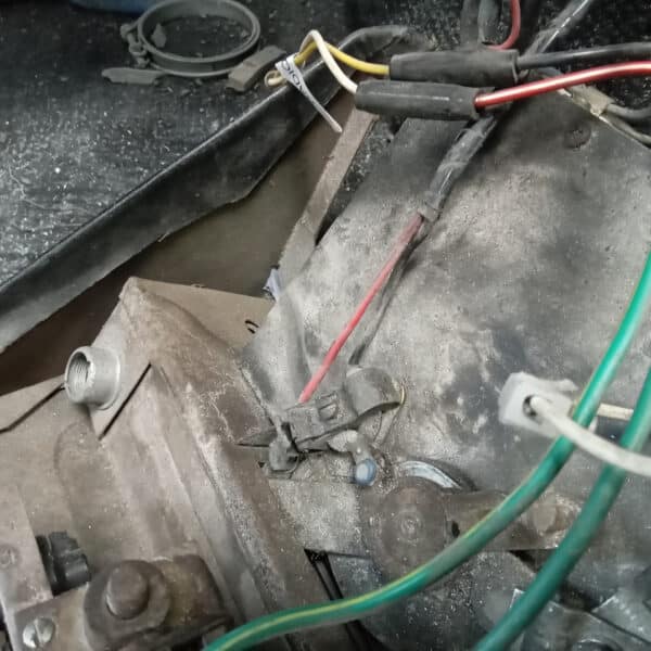 19.08.2025 1970 Aston Martin DBS 6 Vantage White Dash Removal 24