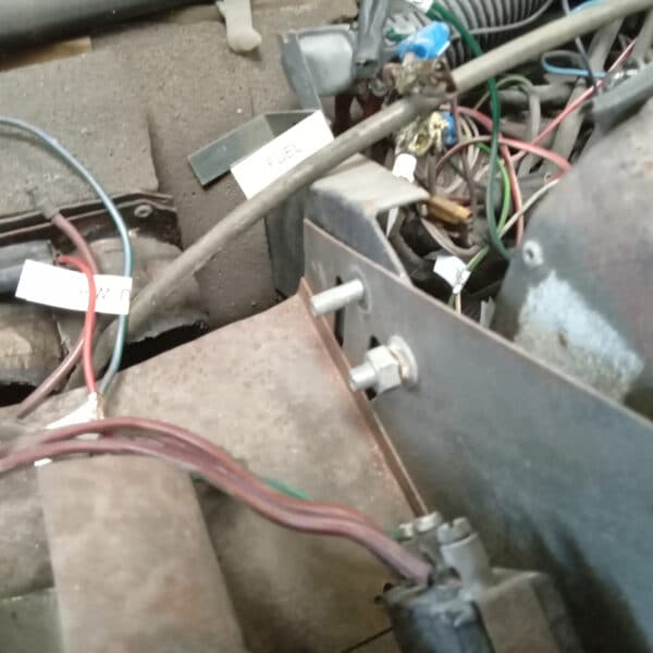 19.08.2025 1970 Aston Martin DBS 6 Vantage White Dash Removal 28