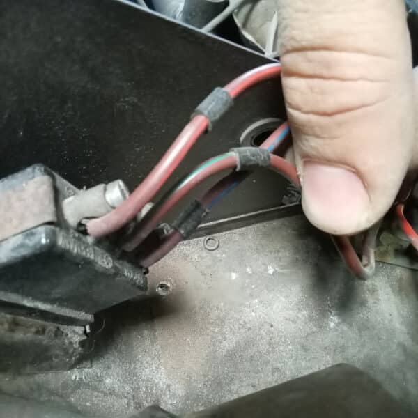 19.08.2025 1970 Aston Martin DBS 6 Vantage White Dash Removal 30