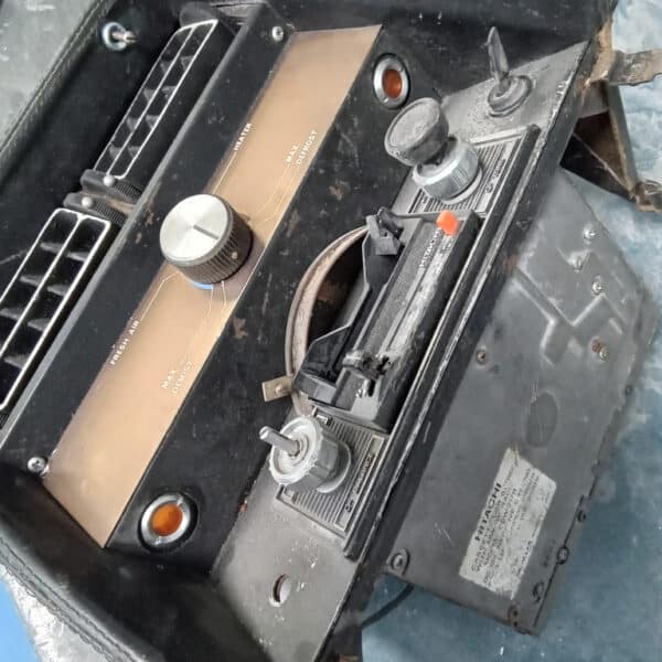 19.08.2025 1970 Aston Martin DBS 6 Vantage White Dash Removal 43