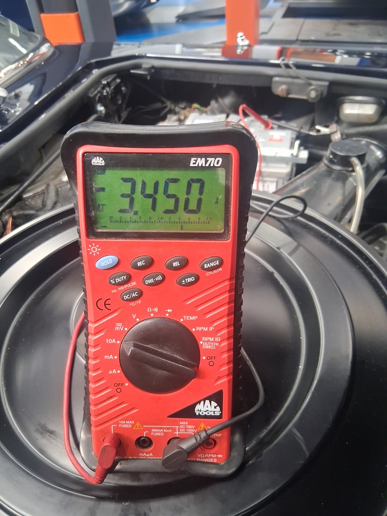 19.08.2025 1976 Jensen Interceptor Blue Battery drain 1