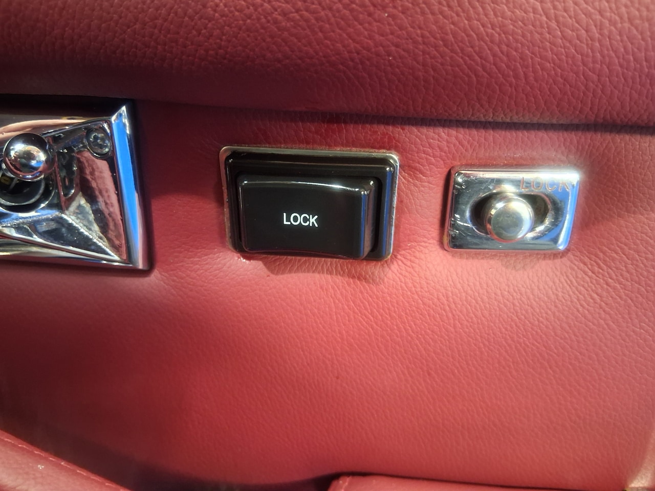 19.08.2025 1976 Jensen Interceptor Blue Battery drain 7
