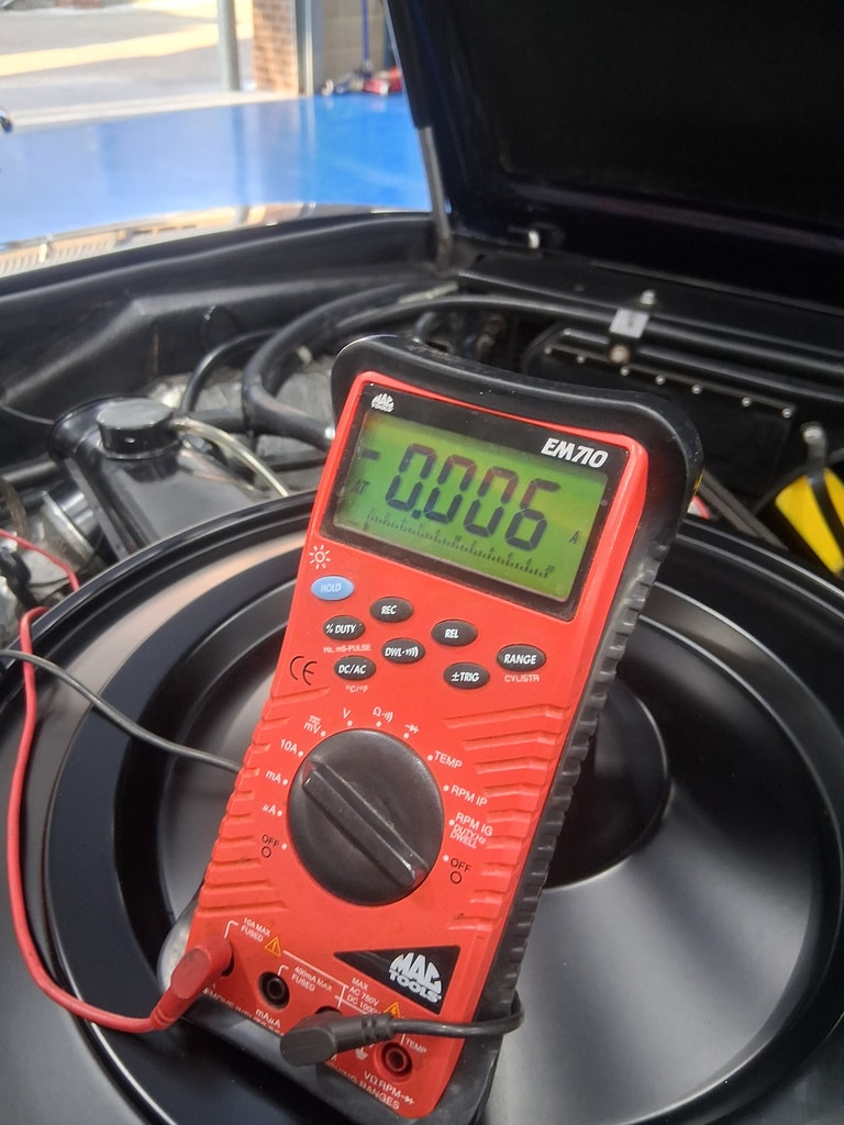 19.08.2025 1976 Jensen Interceptor Blue Battery drain 8