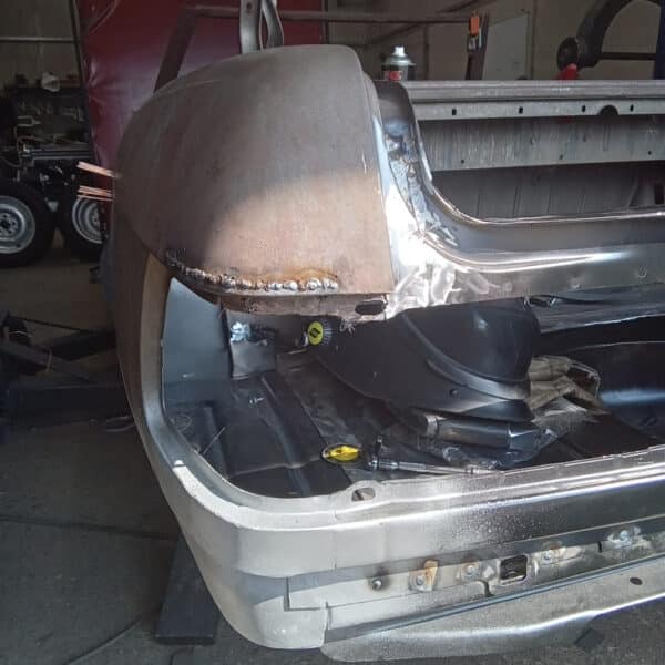 19.08.2025 1978 Mercedes 350SL Red fixed light 2