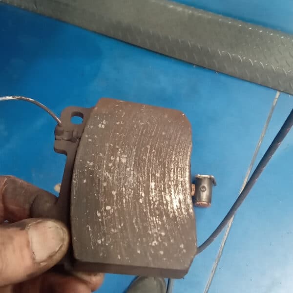 19.08.2025 1985 Mercedes 500 SL Blue squeaky Brakes 13
