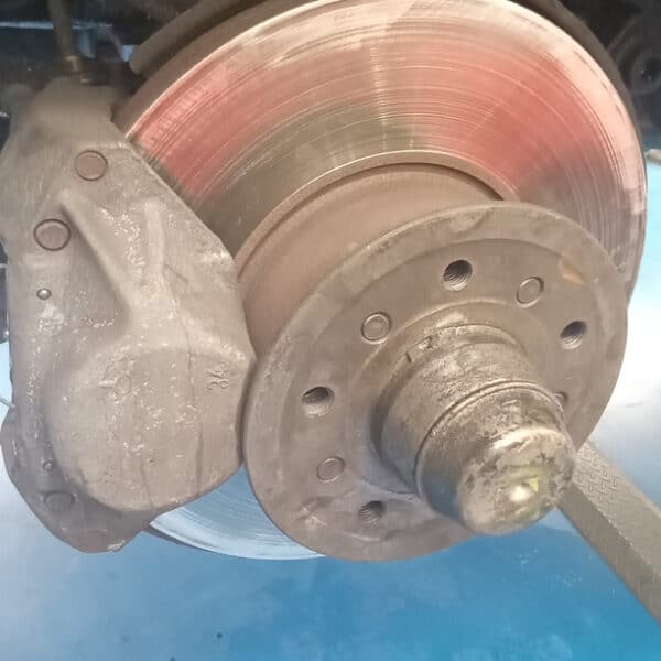 19.08.2025 1985 Mercedes 500 SL Blue squeaky Brakes 17