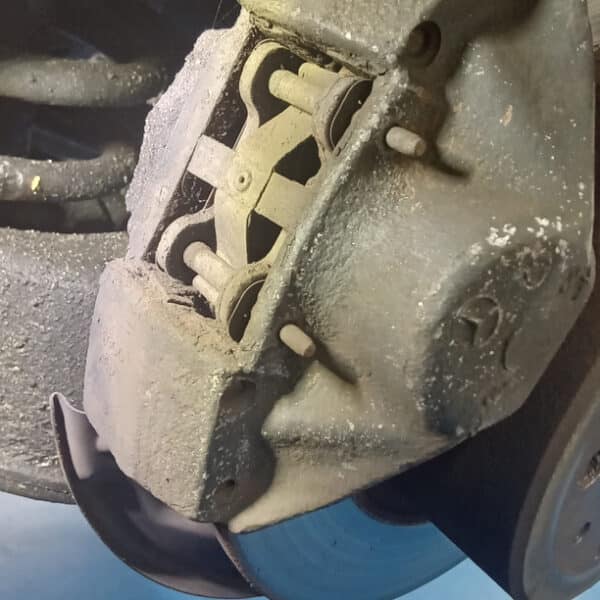19.08.2025 1985 Mercedes 500 SL Blue squeaky Brakes 2 2