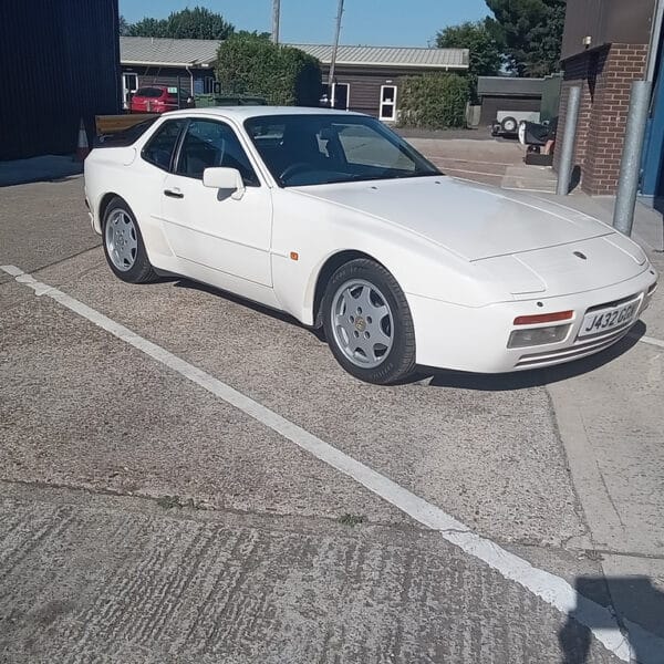 19.08.2025 1991 Porsche 944 S2 Coupe White PDI 3