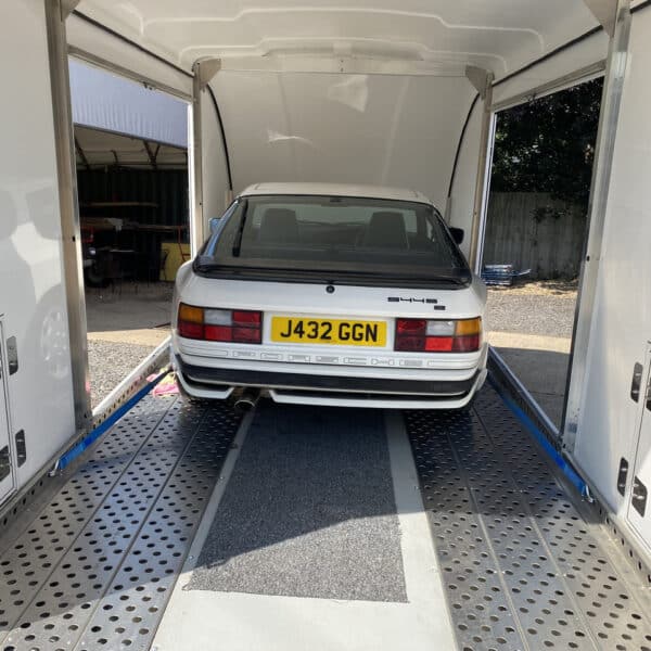 19.08.2025 1991 Porsche 944 S2 Coupe White Transport 2