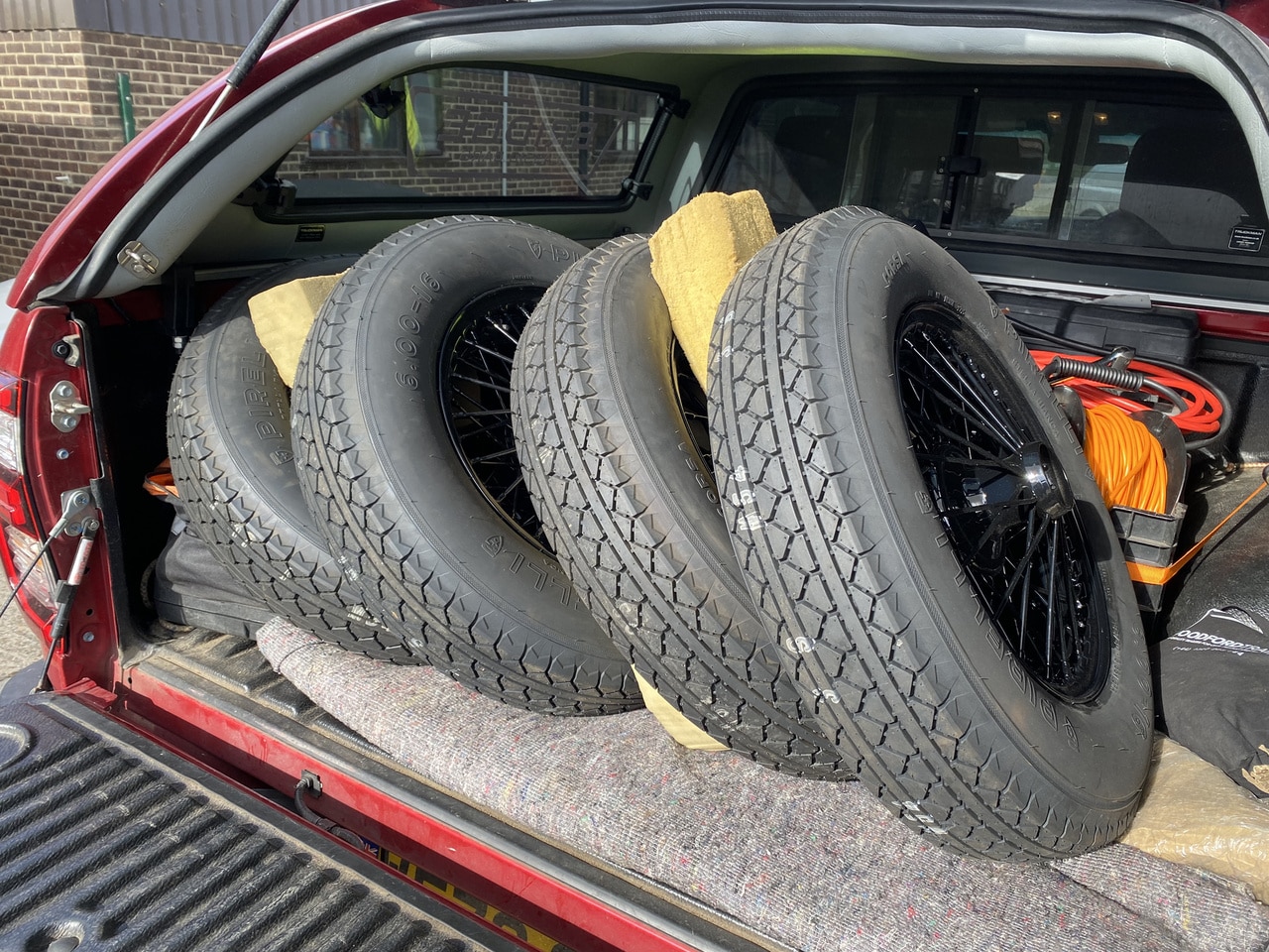 21.08.2025 1953 Aston Martin DB24 Black Wheels 1