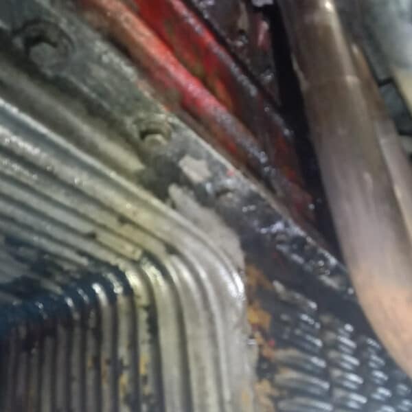 21.08.2025 1956 Jensen 541 Maroon oil Leak 3