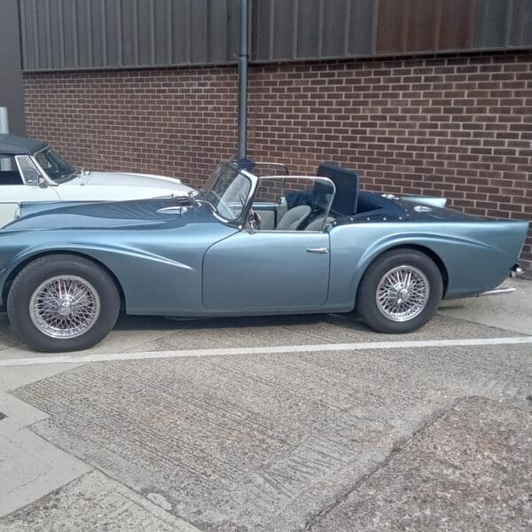 21.08.2025 1963 Daimler SP250 Grey Knock 1