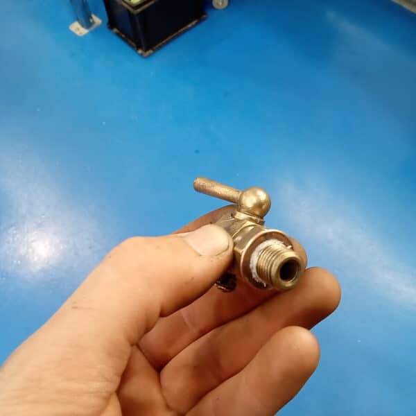 21.08.2025 1963 Rover P4 110 Grey Water Pump 13