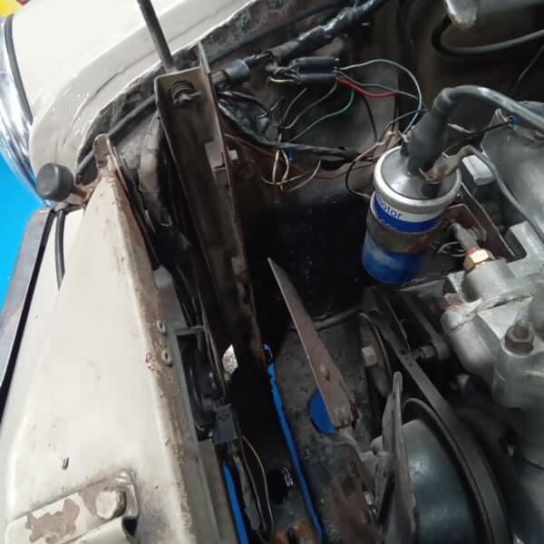 21.08.2025 1963 Rover P4 110 Grey Water Pump 3