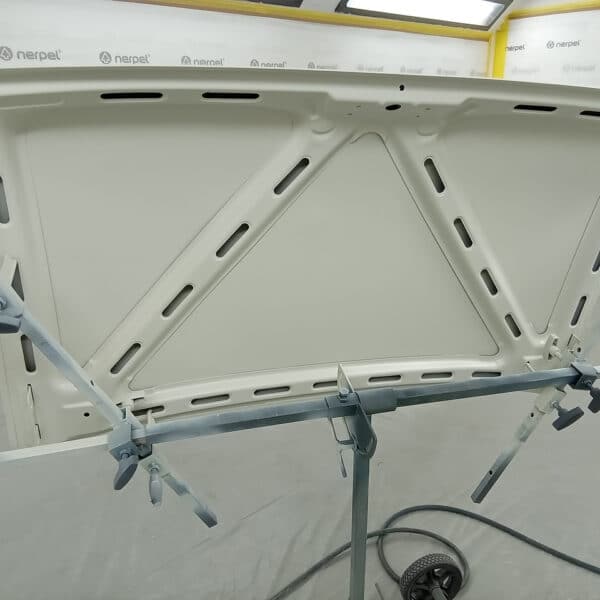 21.08.2025 1969 Audi 70L White Top Coat 9