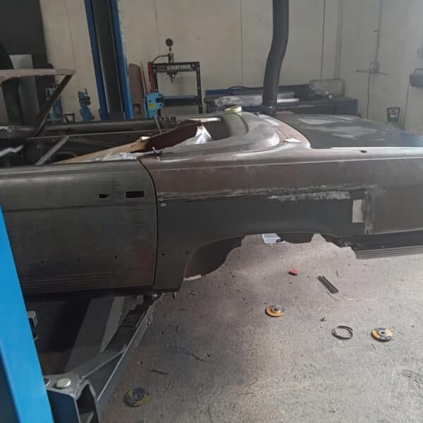 21.08.2025 1978 Mercedes 350SL Red Panel fitment 2