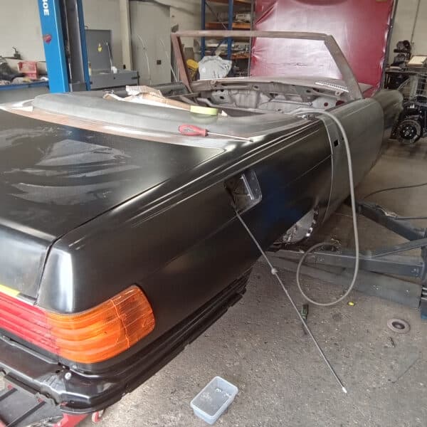 21.08.2025 1978 Mercedes 350SL Red Panel fitment 4