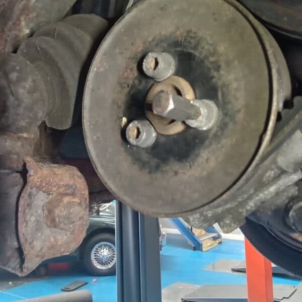 21.08.2025 1991 Volkswagen Transporter T4 Service and Repairs 13