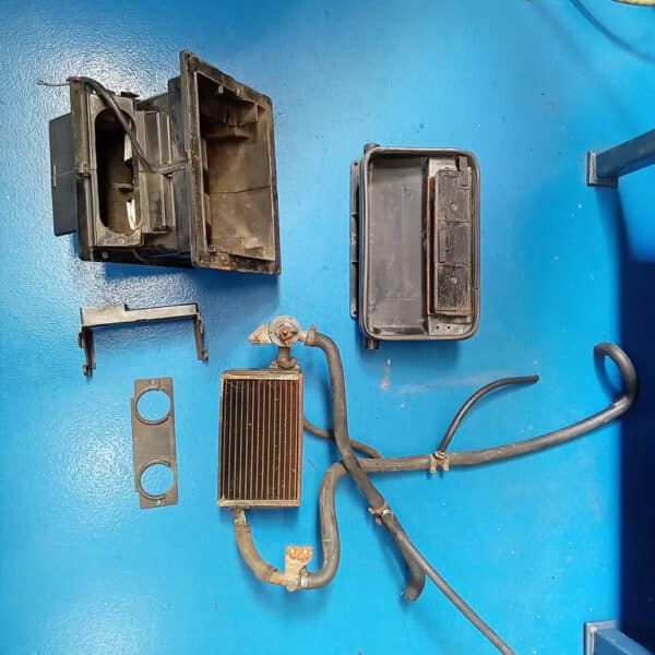 220825 1969 Audi 70L Cleaning Up Parts 4