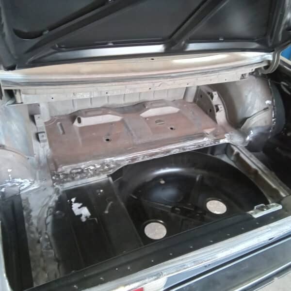 220825 1978 Mercedes 350SL Boot Welds Cleaned