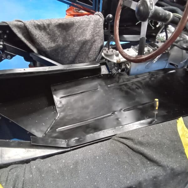 28.08.2025 1953 Aston Martin DB24 Black floor panels 2