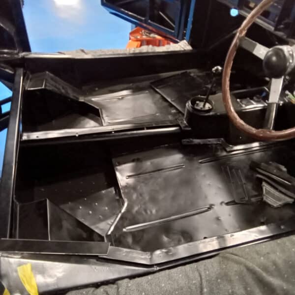 28.08.2025 1953 Aston Martin DB24 Black floor panels 3