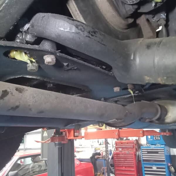 28.08.2025 1966 Jaguar E Type Red Series 1 22 Rear Brakes 6