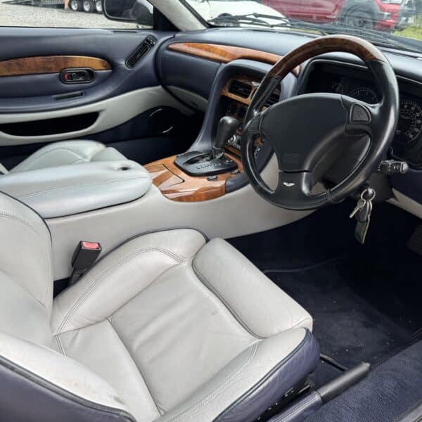 290725 1999 Aston Martin DB7 Vantage 9
