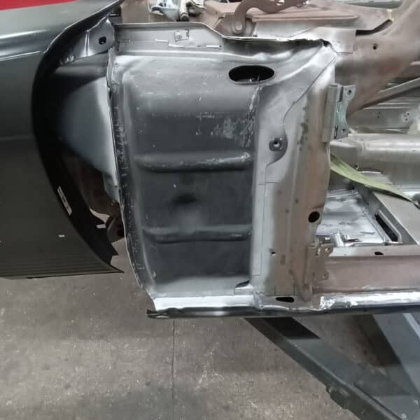 7.08.2025 1978 Mercedes 350SL Red inner wing 1