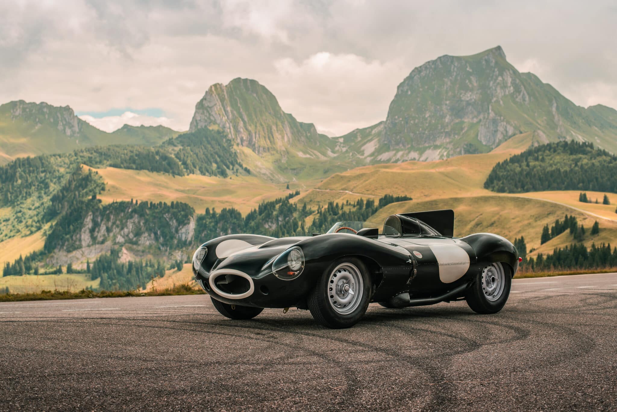 DG25 r0003 1957 Jaguar D Type 001 scaled