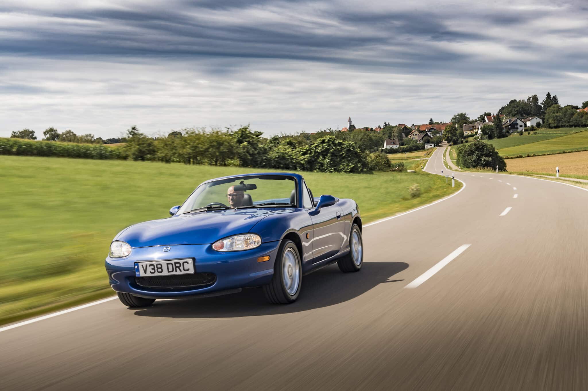 Mazda MX 5 10th Anniversary Special Edition Action 14 scaled
