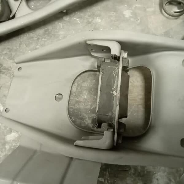 020925 1969 Audi 70L Parts Painted 20